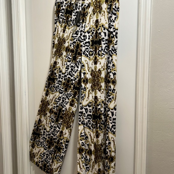 Ashley Stewart Pants - Size 30 NWT Wide Leg Pants- Trendy Style so cute with elastic waistband